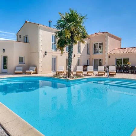 Villa 15 Pax Pool Pétanque&lake Landevieille